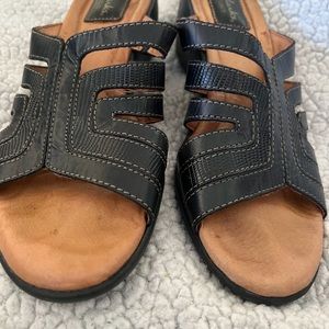 Clark’s black leather sandal size 7.5